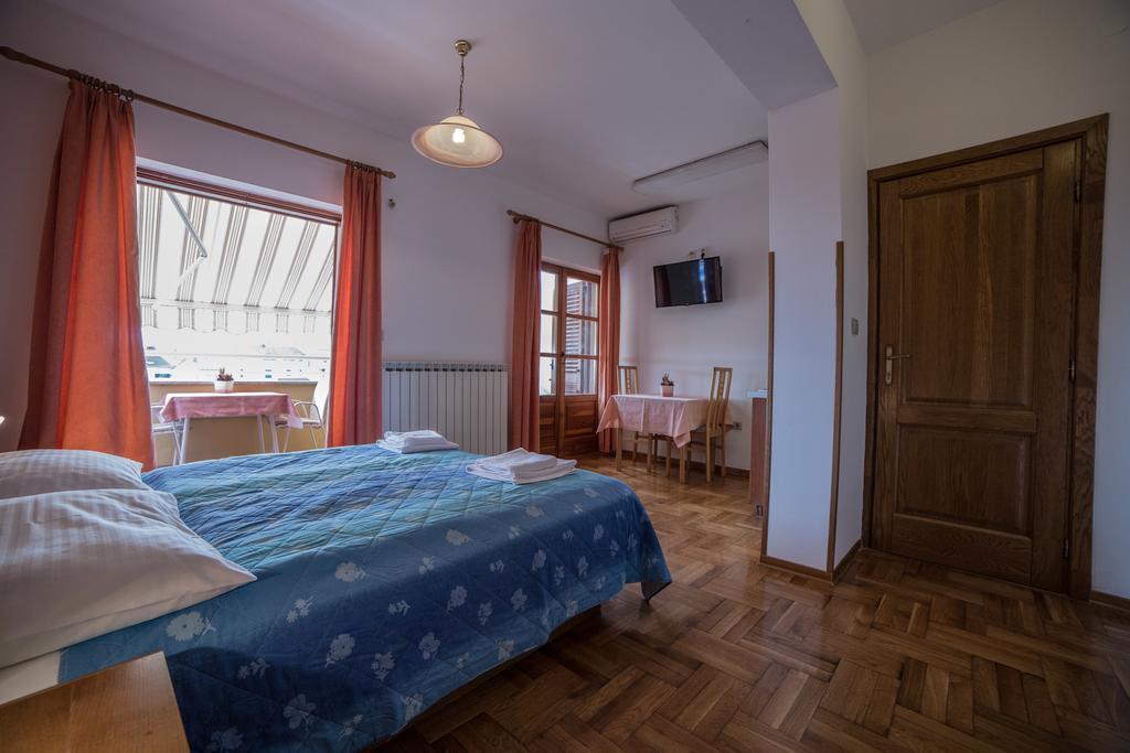 Pansion Valbruna Bed & Breakfast Rovinj Room photo